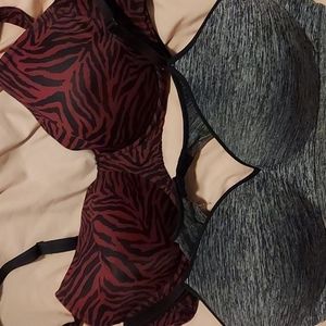 44B bras. NWOT